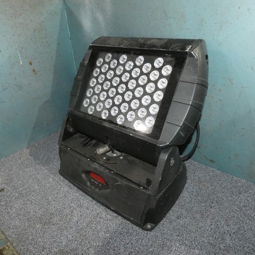 5039 - 2 x ip wash lights supplied in a wheeled flight case