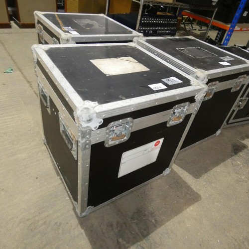 5578 - 1 x Foam lined custom Flight case with lift off lid approx 54 x 53 x 56cm high