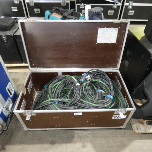 5313 - 1 x wheeled flight case containing CAT5 multicore cables