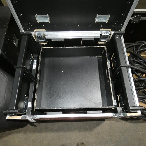 5315 - 2 x d&b Q1 frames supplied in a red wheeled rigging case with trays