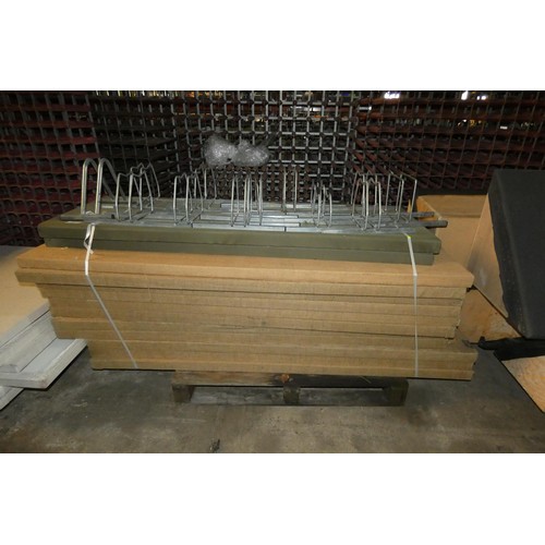 5308 - 1 pallet containing 13 hessian baffles and a quantity of metal feet