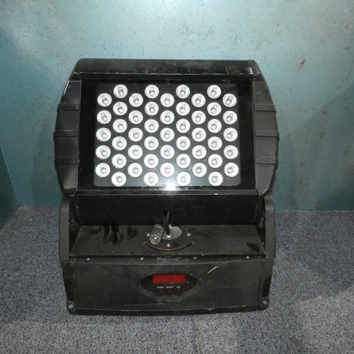 5040 - 2 x ip wash lights supplied in a wheeled flight case