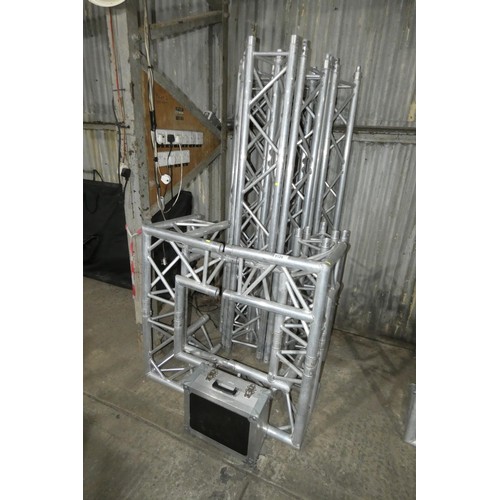 5129 - A Mobil Truss alloy truss system comprising 8 x 2m lengths, 4 x 0.5m lengths, 4 x three way corners ... 