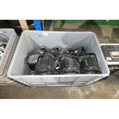 5555 - 15 x Source Four PAR EA Lighting fixture, 15a tail, Black case - The large plastic crate is not incl... 