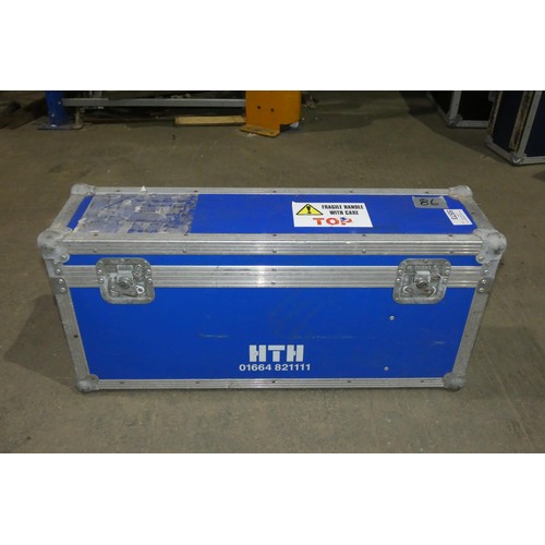 5573 - 1 x Foam lined custom Flight case with hinged lid approx 84 x 23 x 39cm high