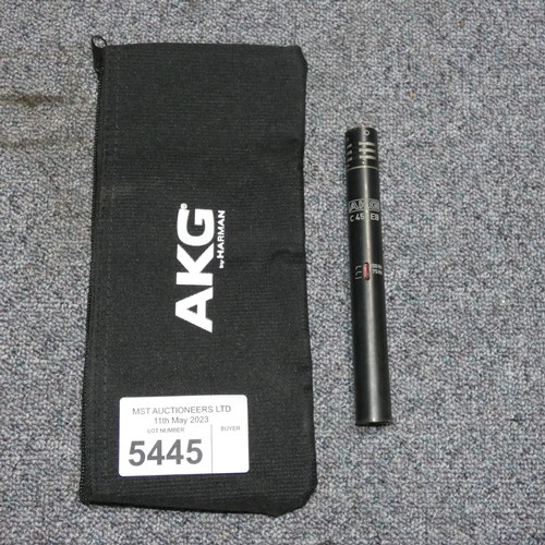 5445 - 1 x AKG C451 EB small diaphragm cardioid condenser microphone supplied with a soft case