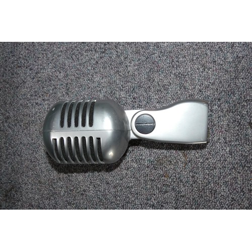 5449 - 1 x Yoga DM-868 vintage 1950s / Elvis style microphone supplied in a black plastic case