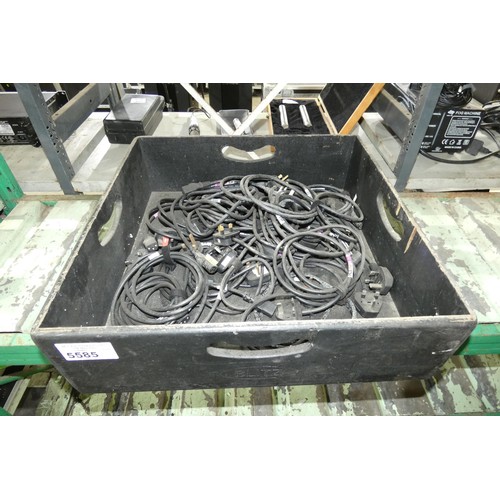 5585 - 1 x Blitz black wooden tray containing a quantity of various power leads