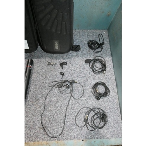 5450 - A quantity of various audio related items comprising 1 x lapel microphone, 4 x pairs of wired earpho... 