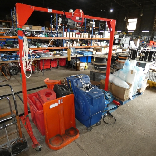 6040 - A red metal wheeled workshop gantry frame fitted with a Berlan BSZ500, 240v winch. Gantry is approx ... 