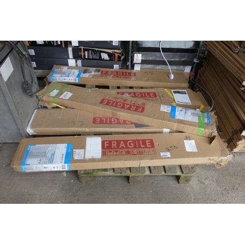 6049 - 1 pallet containing 5 x Aqualux folding bath screens