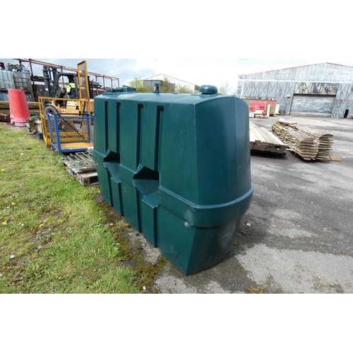 6826 - 1 plastic oil storage tank by OSS, type R1220