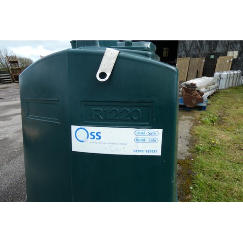 6826 - 1 plastic oil storage tank by OSS, type R1220