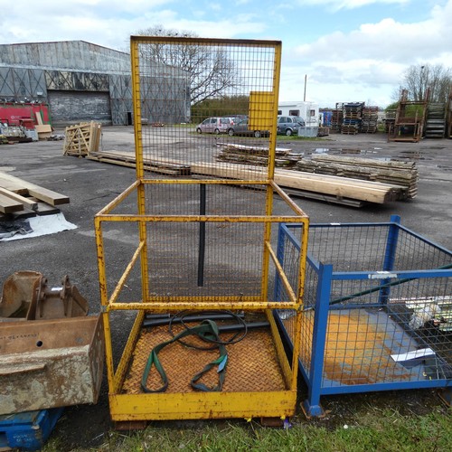 6829 - 1 access cage by Hannaman measuring approx 94 x 100 x 104 cm with fork lift channel underneath