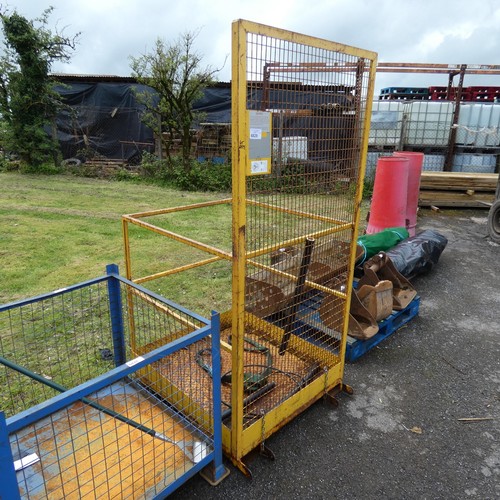 6829 - 1 access cage by Hannaman measuring approx 94 x 100 x 104 cm with fork lift channel underneath