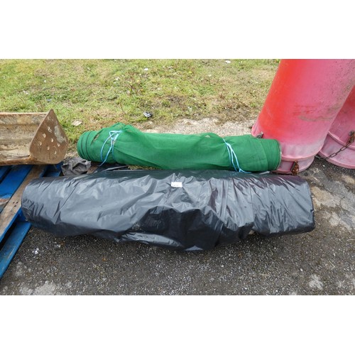 6833 - 1 pallet containing 1 roll of green netting and 1 roll of black plastic sheeting