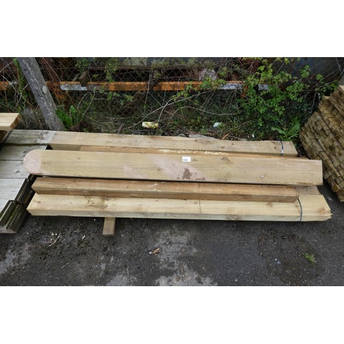 6840 - A quantity of timber to include posts and sleepers measuring approx 17.5 x 17.5cm, 10 x 10cm, 20 x 2... 