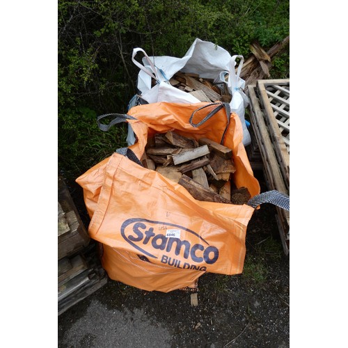 6846 - 2 dumpy bags containing a quantity of wood offcuts