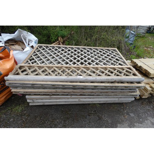 6847 - 1 pallet containing a quantity of trellis panels to comprising of 33 x 180cm and 124 x 180cm