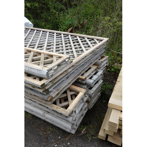 6847 - 1 pallet containing a quantity of trellis panels to comprising of 33 x 180cm and 124 x 180cm