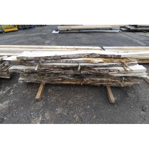 6876 - A quantity of Maple waney edge boards measuring up to approx 57cm x 5.5cm x 280cm