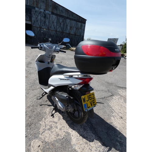 18 - Honda NSC 110 WH-B Vision Motor Cycle, White, Reg: WJ62 LVE, 01/09/2012, 
108cc petrol, MoT to 27/03... 