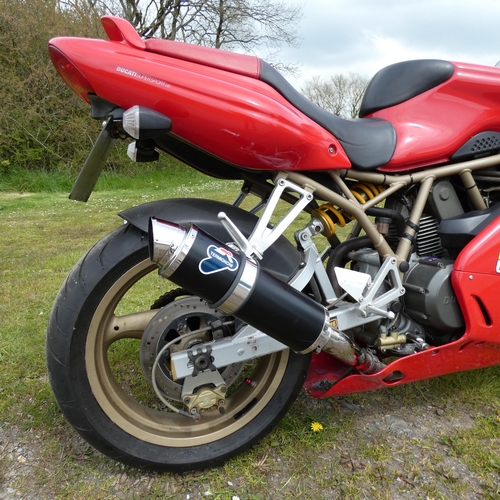 19 - Ducati 750 SS IE Motorcycle. Red, Reg: EX02 TFY , 1st Reg. 01/03/2002, 748cc.. MoT, (new) 2/05/2024,... 