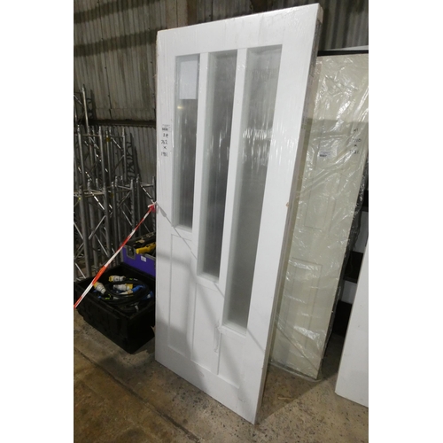 6696 - 2 x LPD Coventry 3L glazed doors each approx 762 x 1981mm. Please note that one door has some damage... 