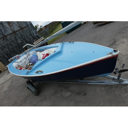 24 - Wayfarer sailing dinghy, fiberglass, No 5652, fully equipped complete with all sails, combination ro... 