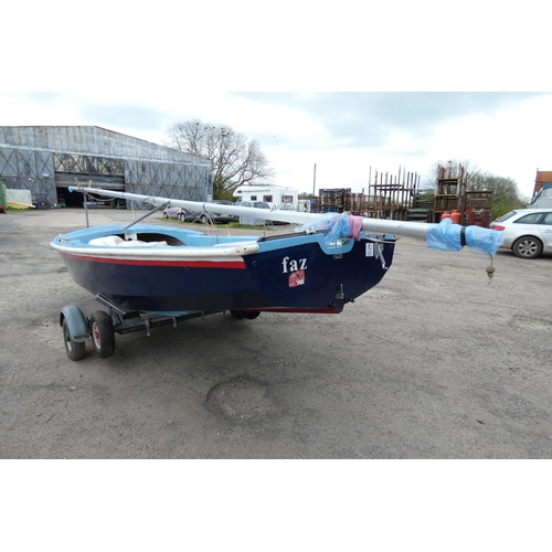 24 - Wayfarer sailing dinghy, fiberglass, No 5652, fully equipped complete with all sails, combination ro... 