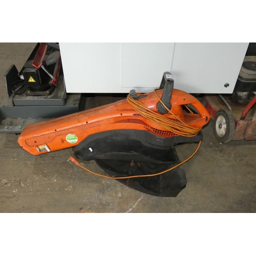 6719 - 1 x Husqvarna MEV2200 garden vac 240v