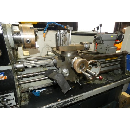 6715 - 1 x Colchester metal turning centre lathe model Bantam 2000, serial number 3-0011/01876, 3ph, overal... 