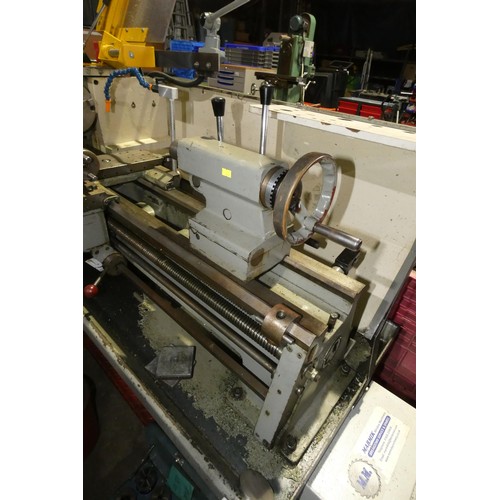 6715 - 1 x Colchester metal turning centre lathe model Bantam 2000, serial number 3-0011/01876, 3ph, overal... 