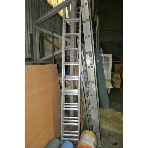 6706A - 1 x aluminium triple extending ladder (3 x 9 rung)