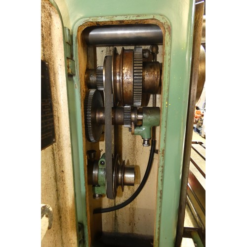 6740 - 1 x Tom Senior milling machine 240v