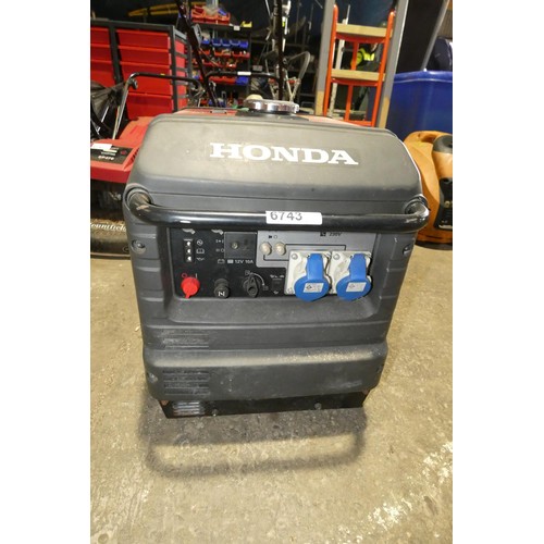 6743 - 1 x Honda EU26i inverter generator 230v / 2.4kw YOM 2012