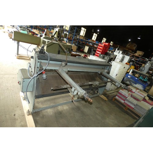 6797 - 1 x Edwards Truecut metal cutting guillotine model 3.25 / 2000 /DD, 3ph, capacity approx 3.25mm x 20... 