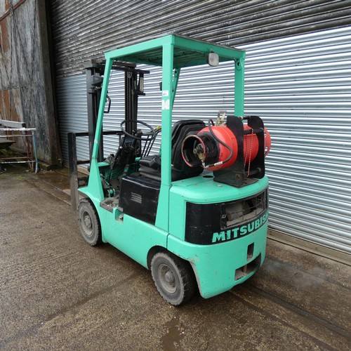 6811 - 1 x Mitsubishi gas forklift truck model FG15 serial number F25-53532, solid tyres, capacity approx 1... 