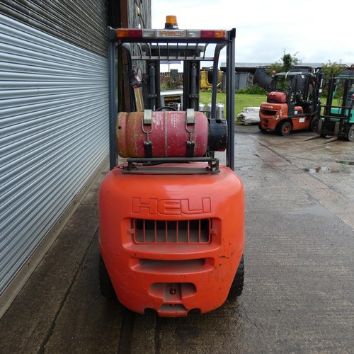 6813 - 1 x Heli gas forklift truck model FG30G, serial number 1J0527, capacity approx 3000kg, max lift heig... 