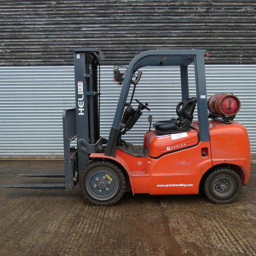 6813 - 1 x Heli gas forklift truck model FG30G, serial number 1J0527, capacity approx 3000kg, max lift heig... 