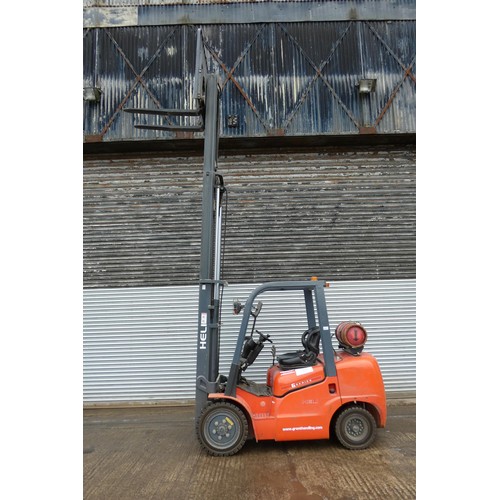 6813 - 1 x Heli gas forklift truck model FG30G, serial number 1J0527, capacity approx 3000kg, max lift heig... 