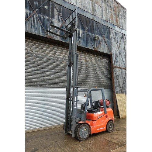 6813 - 1 x Heli gas forklift truck model FG30G, serial number 1J0527, capacity approx 3000kg, max lift heig... 