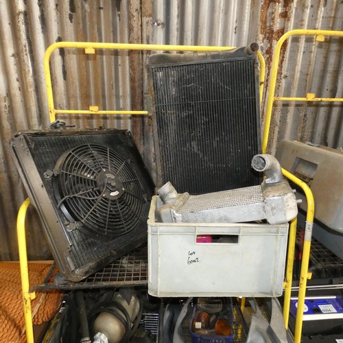 6002 - A quantity of various Land Rover items including 2 x radiators, 1 x aluminium intercooler, a pedals ... 