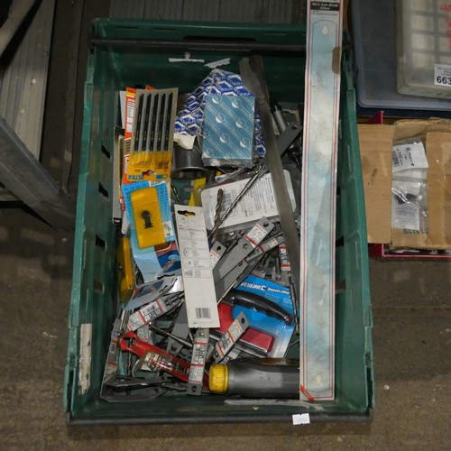 6636 - A quantity of various hand tools, blades, drill bits etc. Not practical to list in detail so please ... 