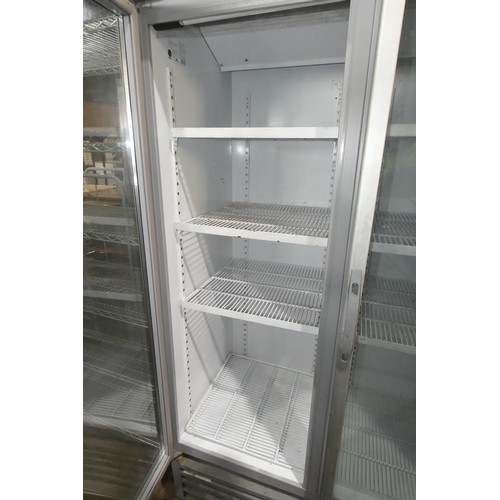 1138 - A mobile 2 door display fridge by Staycold type HD1140-G approx 114x70x214cm - trade.  Tested Workin... 