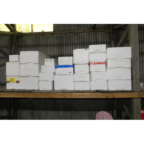 1088 - A quantity of insulated food storage boxes