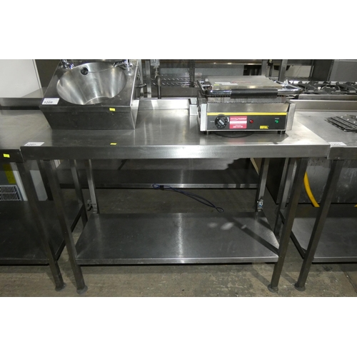 1207 - A commercial stainless steel catering type table with shelf beneath approx 120x60