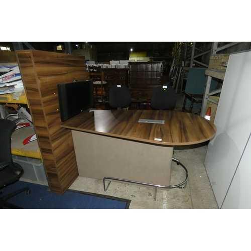 1387 - A tall wood effect conference station approx 205x110x100cm, unit is egg shaped has a fitted 182cm wa... 