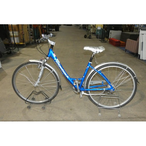 2284 - 1 x Ridgeback ladies bicycle