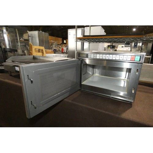 1109 - A commercial stainless steel microwave oven by Panasonic type NE-1853 - trade
Tested Working